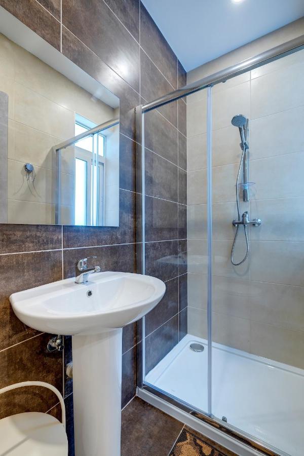 Modern Family Holiday Retreat In Gzira Sliema Exterior photo
