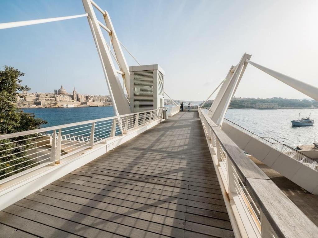 Modern Family Holiday Retreat In Gzira Sliema Exterior photo
